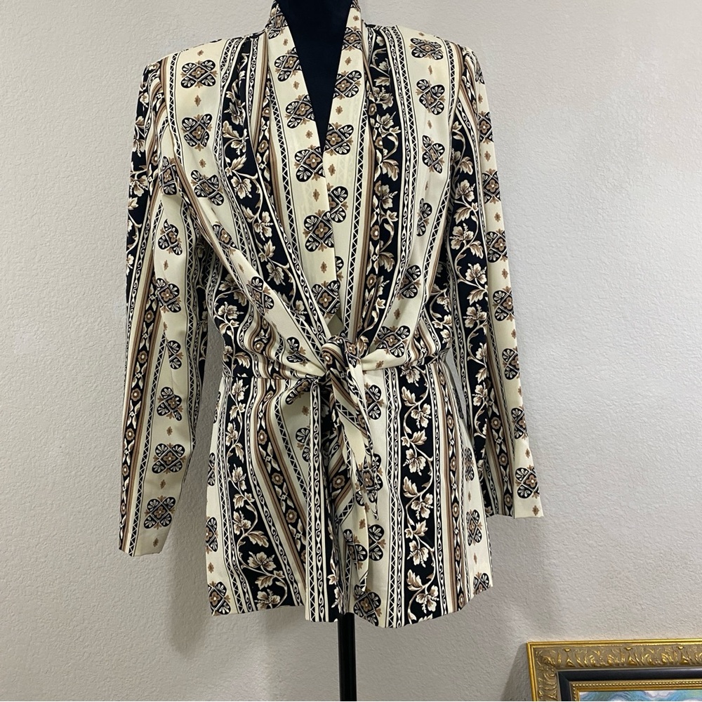 NWT! Vintage Maggie Lawrence Black and Cream Patterned Women's‎ Shirt Jacket
